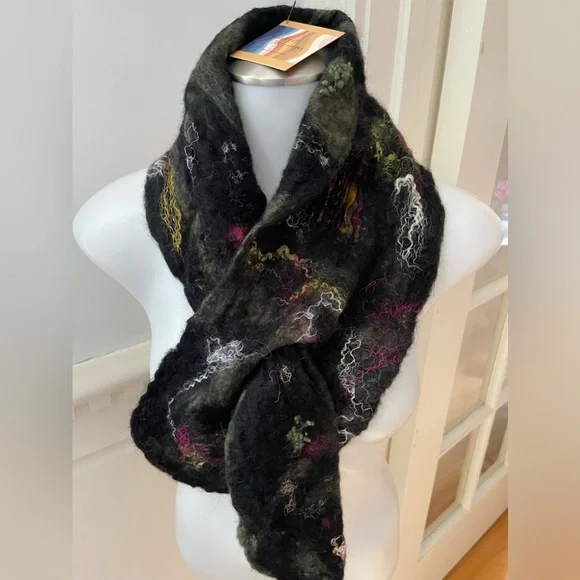 Hand crafted nuno wet felted merino wool scarf - Picture 1 of 8